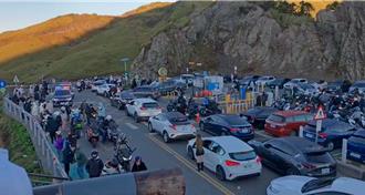 氣溫驟降合歡山降雪機率高 武嶺至松雪樓限加掛雪鏈通行