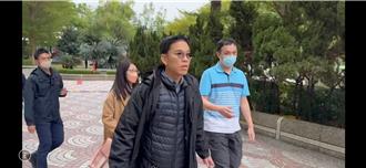 五億高中生墜樓亡當日 同性配偶就穿這件「戰袍」