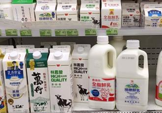 「家庭號鮮奶」不要這樣放！苦主曝冰箱慘照 內行揭原理：墊片不能丟