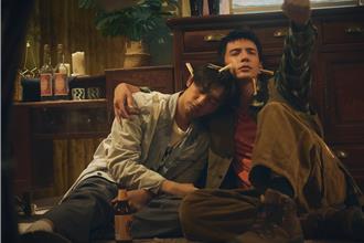 陈柏霖「嘴对嘴」勇猛上了！和他醉吐真话全被拍