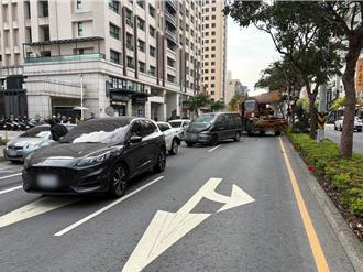 未保持車前距離！高雄4車連撞成一團「交通大亂」