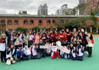 國北教大實小柳丁蘋果義賣邁入第21年 累積捐款逾百萬