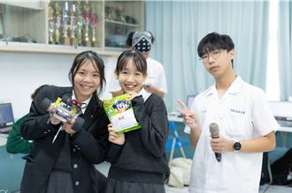 日台機器人教育交流盛會 德島城南高校造訪君毅高中