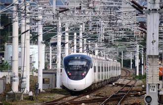 台铁1天2起事故！新自强号、区间车接连撞上止衝挡