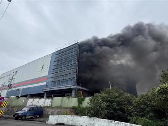 仓储大火酿9死7伤 全联：无任意堆放的保丽龙