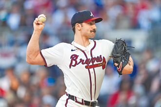 棒球》適度休息調整姿勢 減壓護臂膀