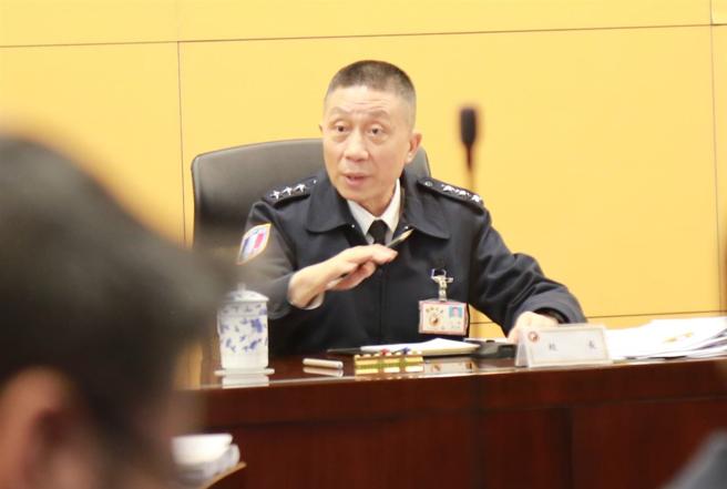 国防大学校长刘志斌上将主持年终工作研讨会，要求厚植教学能量。（国防大学提供）