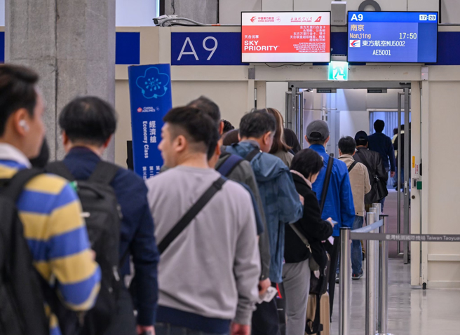 旅游专家建议，拿到电子登机证，建议优先截图存檔，保障自己的权益。（示意图，记者陈麒铨／摄影）