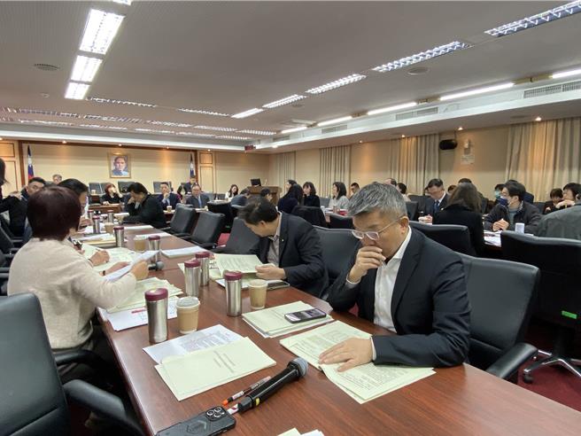 立法院交通委员会今日审查民航局、民航基金及桃机公司预算。（陈佑诚摄）