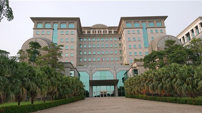 台南地檢署偵辦曹姓警務員洩密案，日前聲押獲准，保６總隊做出停職處分。（程炳璋攝）