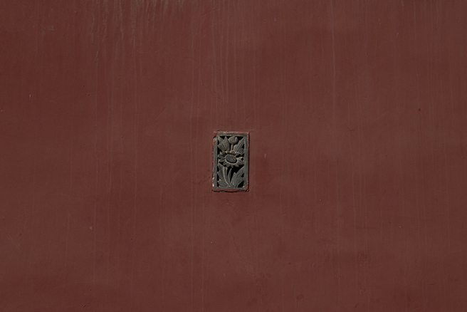 宮牆獨特的雕花小窗名叫「透風」，工匠同時在柱子上下方的對應牆體留一個磚洞口，有助於加強空氣對流，避免柱子受潮腐朽。（示意圖：Shutterstock／達志）