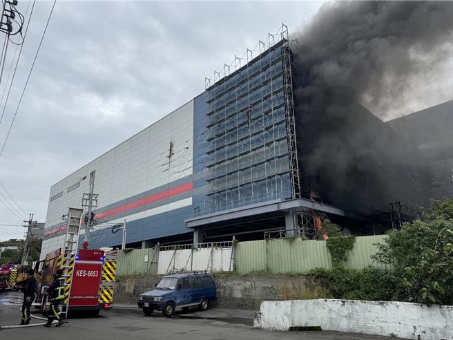 全联生鲜工厂传出火警。（潘虹恩摄）