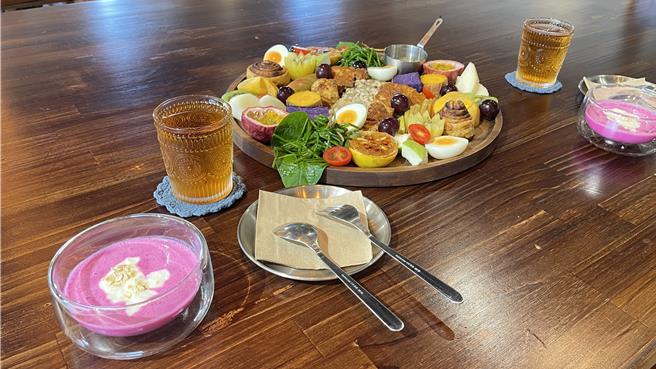 业者以台东特色食材开发低碳餐食，精致美味。（民眾提供／萧嘉蕙台东传真）