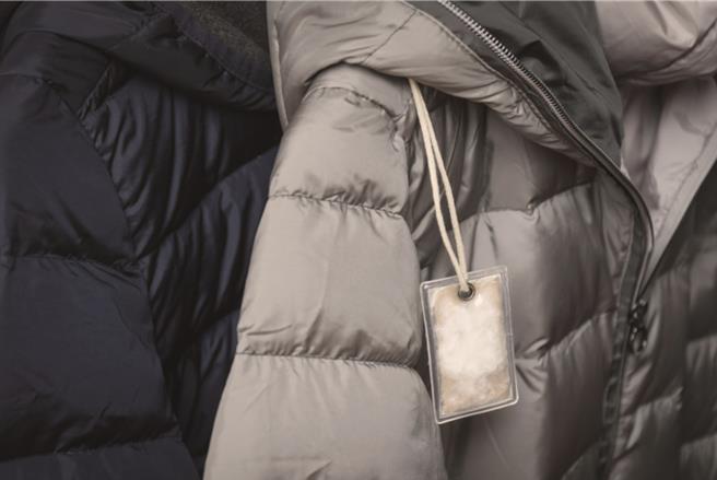 黑心商家使坏，粉碎废弃羽球变身廉价羽绒服填充物。（示意图:shutterstock/达志）
