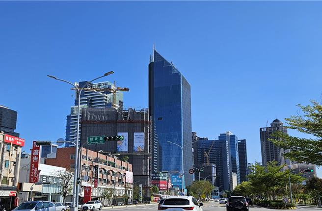 住商不动产企划研究室执行总监徐佳馨则认为，央行此次按兵不动，对房市不过就是「留校察看」，若明年第一季交易过热故态復萌，恐怕又将迎来新八波的「震撼教育」。（图／王莫昀摄）