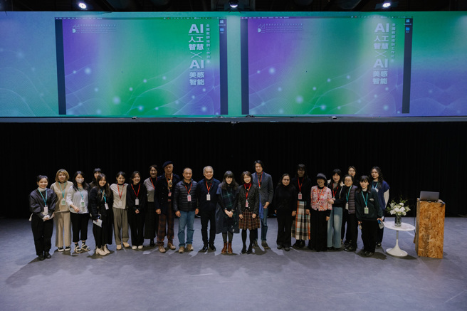 總計畫團隊、基地大學與講座合影。(照片/教育部提供)