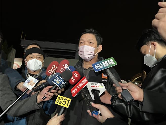 吴姓营造业者指出，因为是冷冻仓储，当时工厂内放置都是保温材料，并非外界所说的保丽龙，内部也已展开调查，对于伤亡员工承诺公司会负责到底绝不推托。（张妍溱摄）