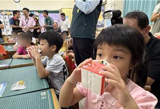 台北市盼延續班班喝鮮奶 擬推領用券或數位學生證兌換