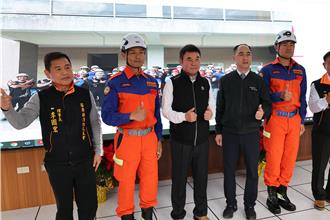 苗栗消防今首發繩索救援訓練胸章  已有3人入列最高等級