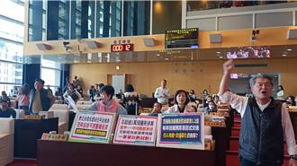 中市明年總預算二讀藍綠議員互嗆   最終決議統刪5.9億元