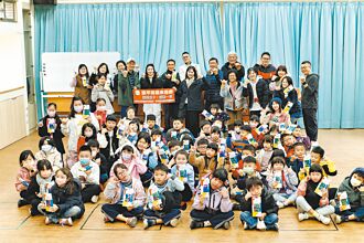 钦成营造 冬季公益送暖偏远小学