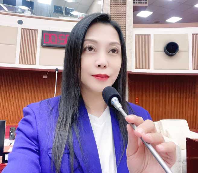 阙枚莎坚持继续推动更便捷的「鲜乳兑换卷」政策。(翻摄阙枚莎脸书)