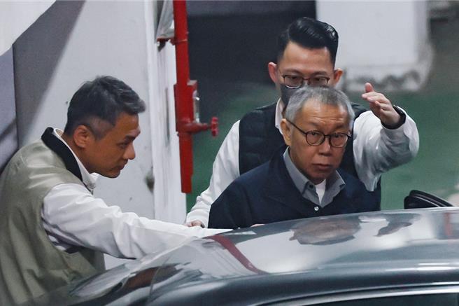 民眾黨主席柯文哲涉京華城案、政治獻金案，已被羈押禁見近4個月，柯文哲16日透過律師具狀聲請將辭職聲明交付予黨秘書長周榆修，北院審理後今（20）日裁定准許。（本報資料照片）