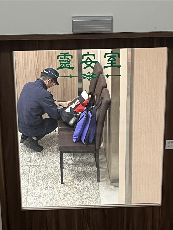 檢方今天在醫院進行相驗。（張妍溱攝）