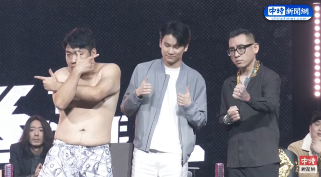 「亚洲统神」张嘉航(左)21日将正面对决「蹦板」吕育铨(右)，2人今(20)日过磅、赛前挑衅气氛浓厚。（图／摄自YT@中时新闻网）