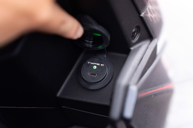 快充USB-C，PD支援Apple与Android装置。（吴松翰摄）