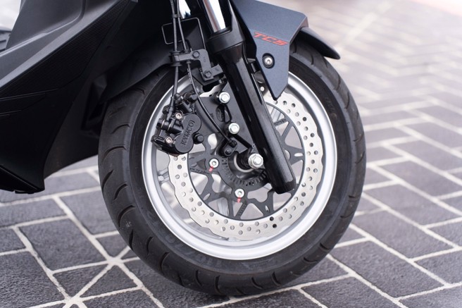 高效率散热碟盘足可应付骑士的操控需求。（吴松翰摄）