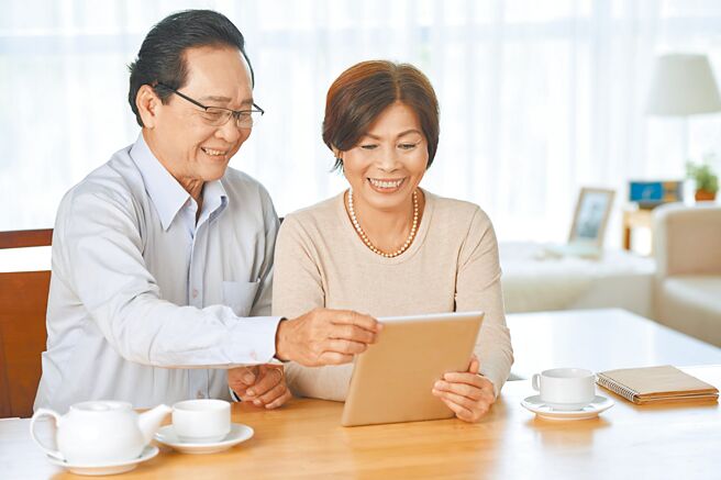 歲末年終，元大人壽建議檢視保險保障是否符合現階段的需求，適時補足保障規劃。圖／元大人壽提供
