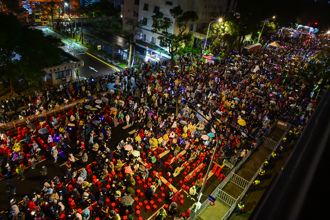 2萬青鳥集結？他照片丟ChatGPT估算「人數出爐」：事實太殘酷