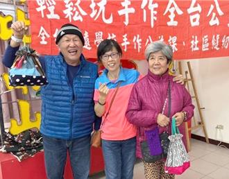 高雄榮家手作課程 爺奶挑戰便當袋成就滿滿