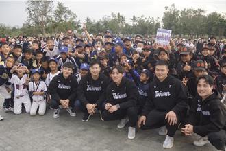 12强棒球英雄现身高雄！5国手与球迷嗨玩见面会