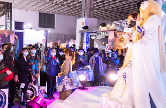 展場妹甜喊「歡迎粉絲餵食」！主持人爆超綠茶面貌：害我胖3公斤