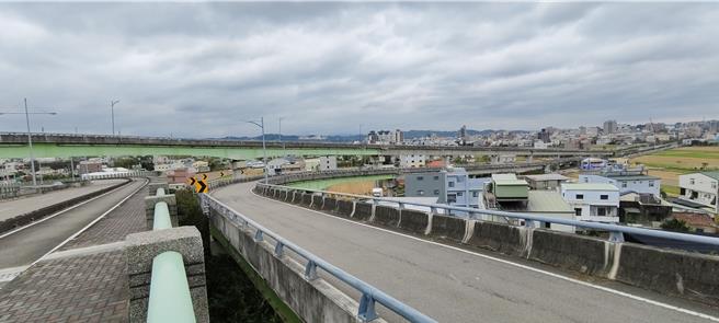 头份交流道周边农业区列入「头份交流道周边产业园区开发范围勘选及可行性评估先期规划」案，已于今年11月6日完成工作计画书审查，并预计在12月24日及27日办理2场地方说明会。（谢明俊摄）