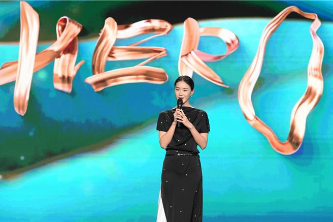 擔任主持要責的鍾瑶，前一晚緊張到失眠。（三立提供）