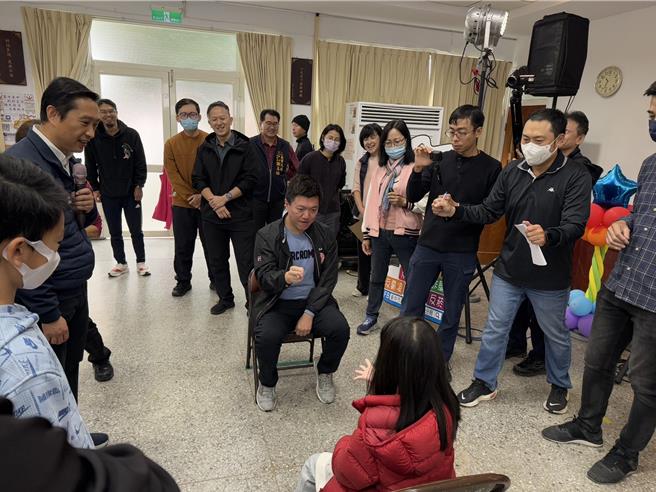 丰原警分局办理感恩餐会。（警局提供／李京升台中传真）