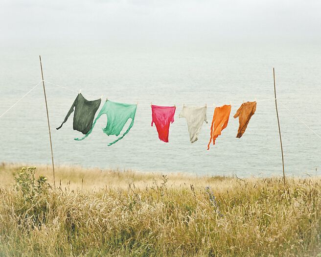 Issey Miyake于年末节庆推出的「CHIFFON TWIST 3 」系列。（君梵提供）