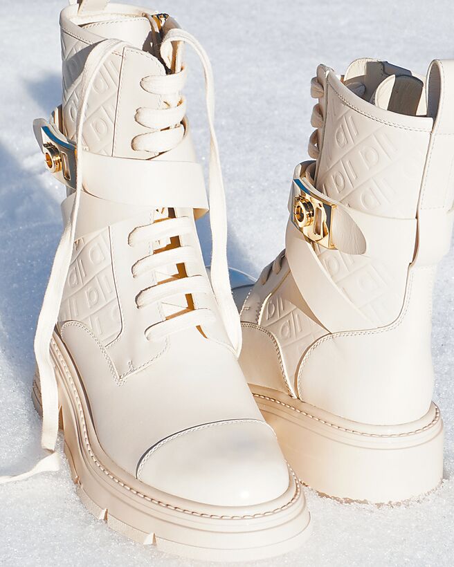 Ferragamo冬日假期系列。（Ferragamo提供）