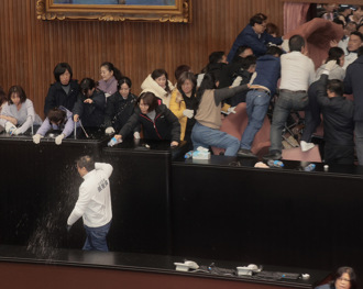 「當家鬧事」只說對一半  沈富雄揭綠營真正目的