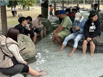 南台灣後花園爆人潮 龜丹溫泉冷鋒過境遊客倍增