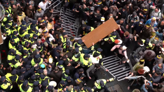 綠委喊衝  青鳥竟「撞倒自己人」害長者住院  肇事者神隱