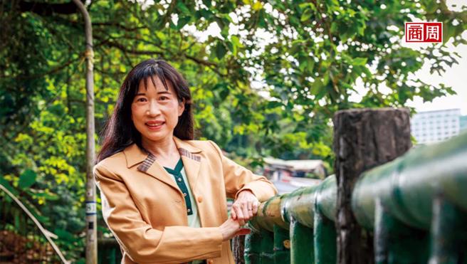 「常有人问『老师，买哪支（股票）才能赶快退休？』」王钰棻说，「但是退休理财顾问不是要报明牌教人致富，是要教人怎么『规画』退休。」(摄影者．陈宗怡)