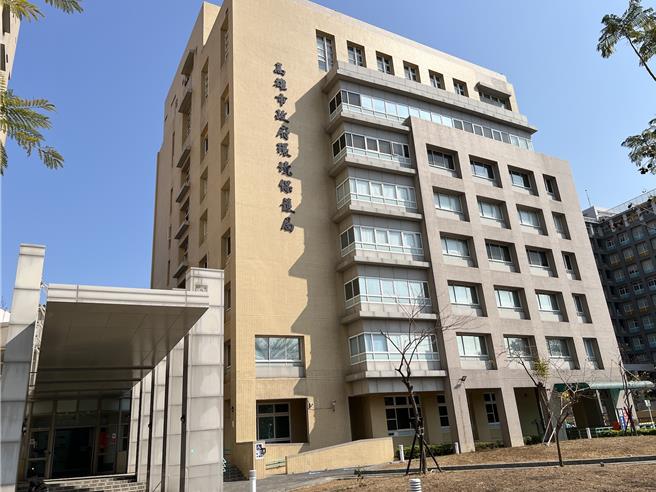 高雄市前金區某酒吧在深夜製造噪音擾鄰，高雄市環保局（見圖）22日說，今年1月起就有受理民眾陳情。（林瑞益攝）