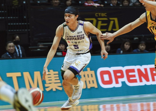 高锦玮22日传出生涯第200次助攻。(云豹提供)