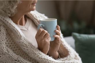 失智長輩大腦退化 穿衣成挑戰 中醫教5招助穿脫