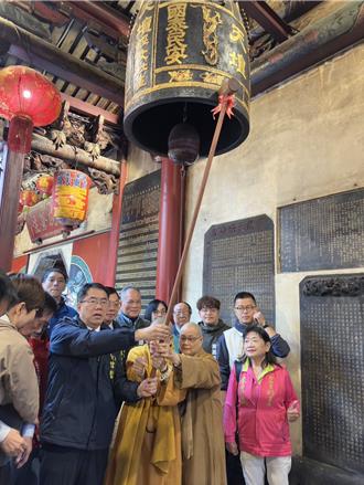 台南敲鐘祈福啟跑 200家宗教團體各展神通號召信徒跨年