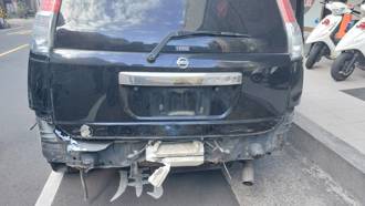 男車牌不符拒檢！逆向狂飆闖紅燈 警逮捕怒斥「差點害死學童」